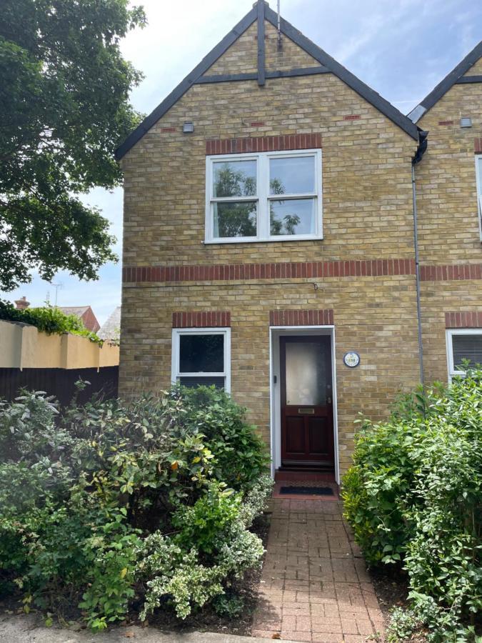 Villa Courtyard House, With Parking And Patio Garden Whitstable Exterior foto